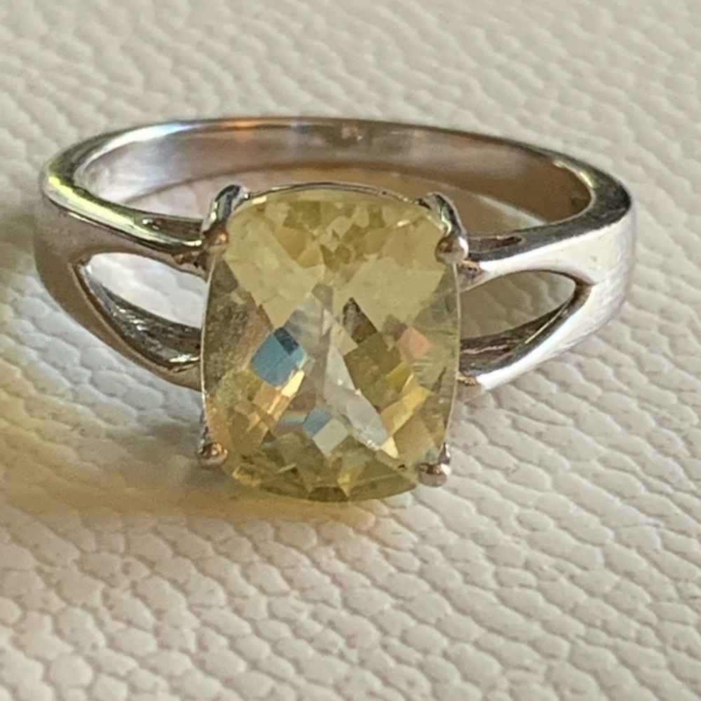 Lemon Yellow Quartz Ring in Silver Setting